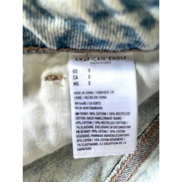 American Eagle Distressed Denim Shorts Light Wash Sz 0 - Picture 3 of 7